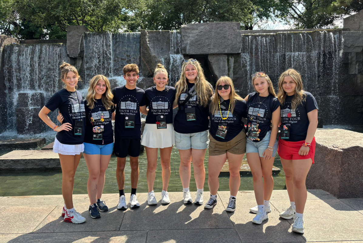 Group of students posing in Washington D.C.